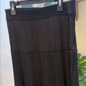 T Tahari Black Tiered Pleated Maxi Skirt